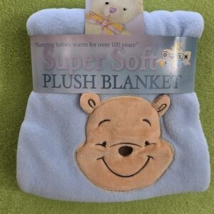 NWT 30x40 IN Super Soft Plush Baby Blanket Light Blue + POOH BEAR Applique (Q2)